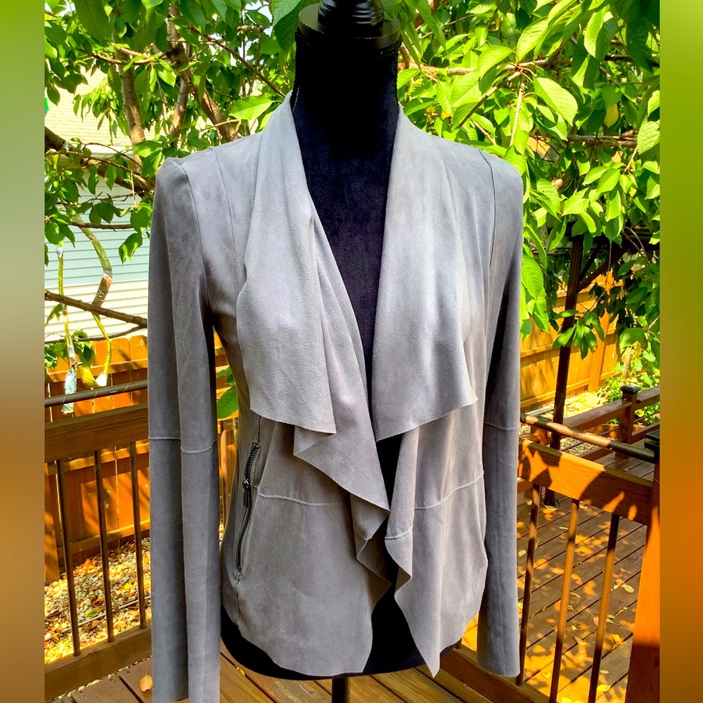 Stylish Buttonless Jacket - image 1